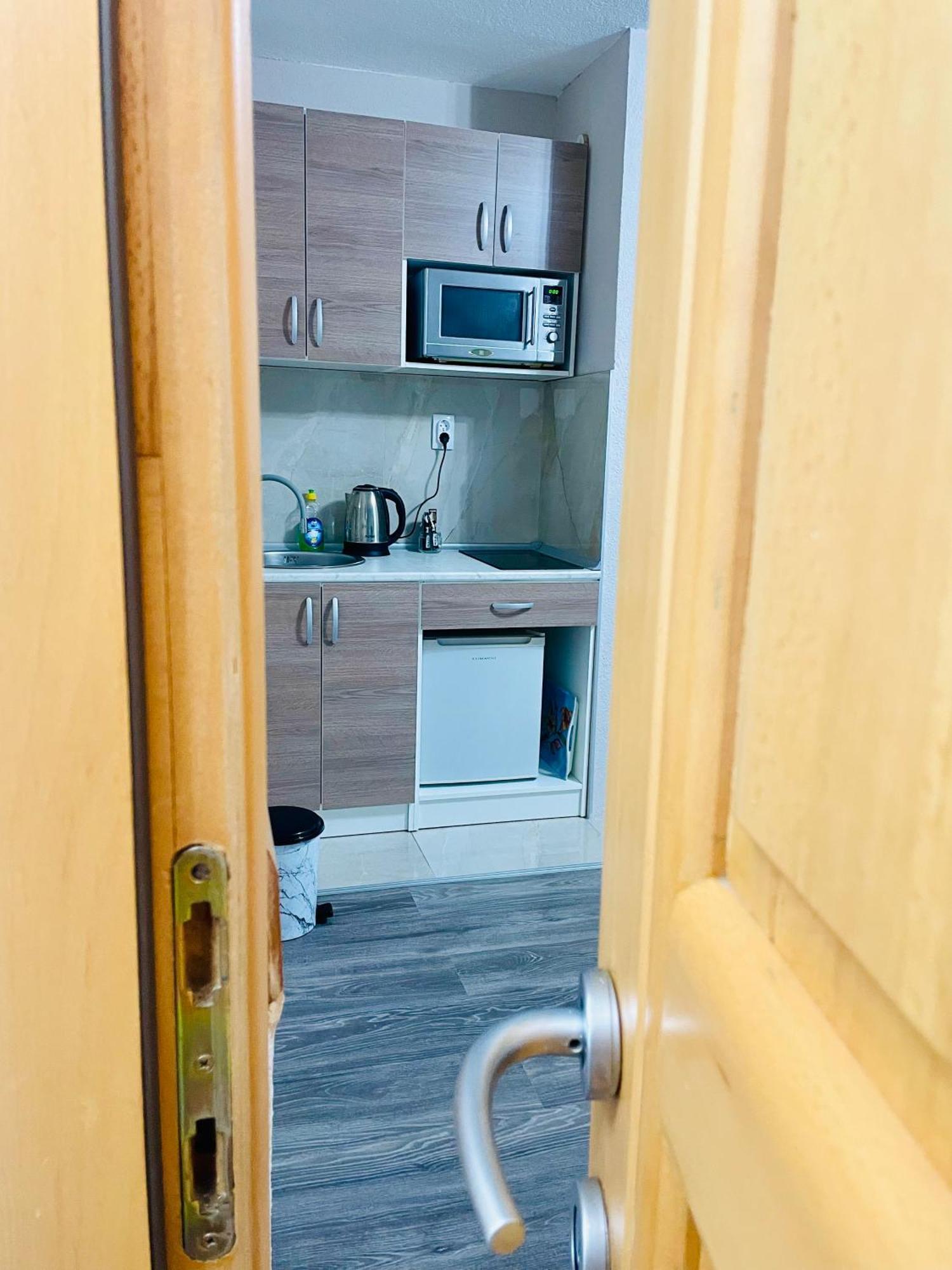 T&N Studio-Center-Free Parking,Ac,Train-Bus Station Sarajevo Bagian luar foto