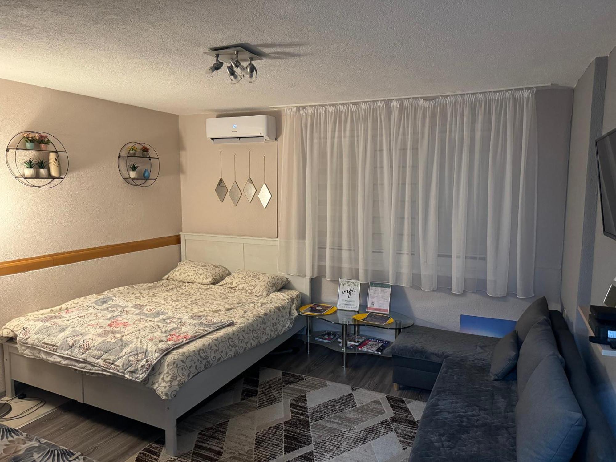 T&N Studio-Center-Free Parking,Ac,Train-Bus Station Sarajevo Bagian luar foto