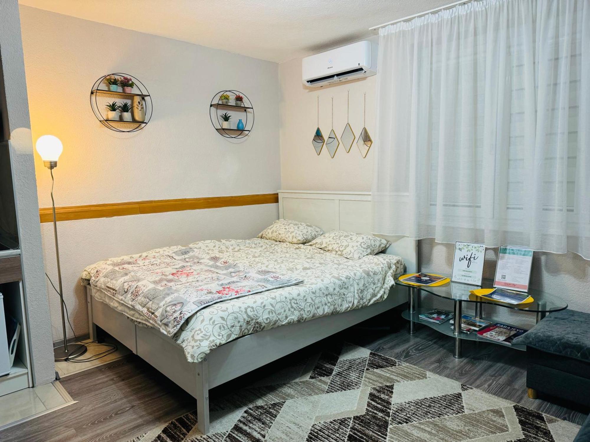 T&N Studio-Center-Free Parking,Ac,Train-Bus Station Sarajevo Bagian luar foto