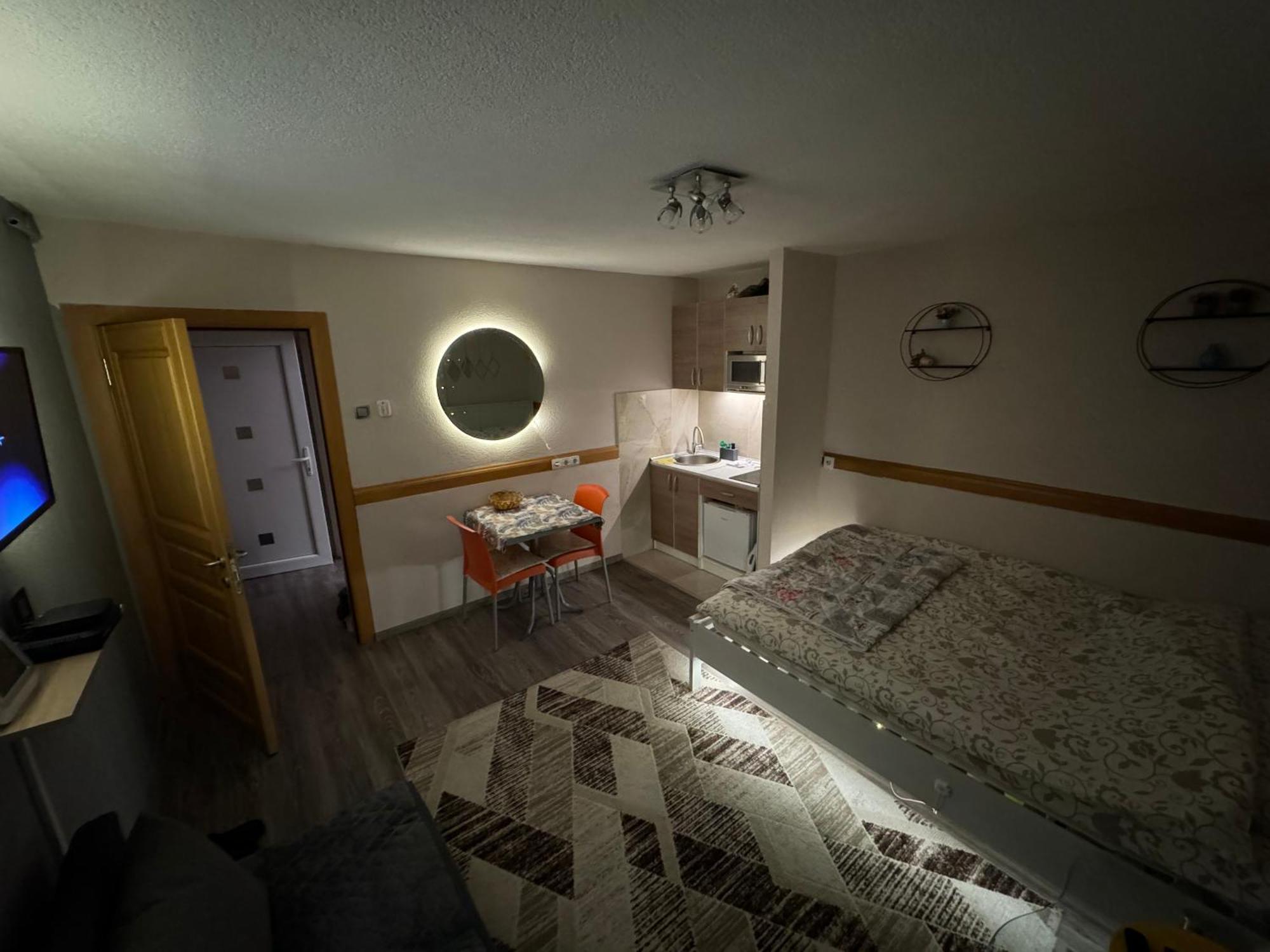 T&N Studio-Center-Free Parking,Ac,Train-Bus Station Sarajevo Bagian luar foto